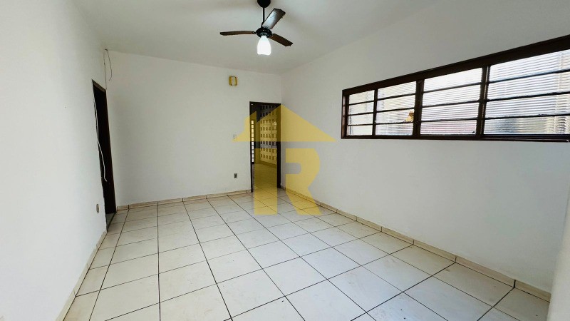 Casa com 3 quartos à venda e aluguel, 140m² — foto 8 de 17