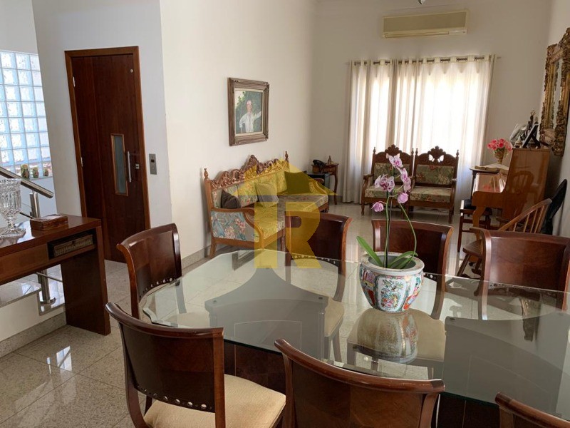 Casa de Condomínio com 4 quartos à venda, 344m² — foto 2 de 26