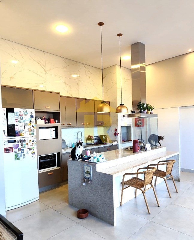 Casa de Condomínio com 3 quartos à venda, 188m² — foto 17 de 22