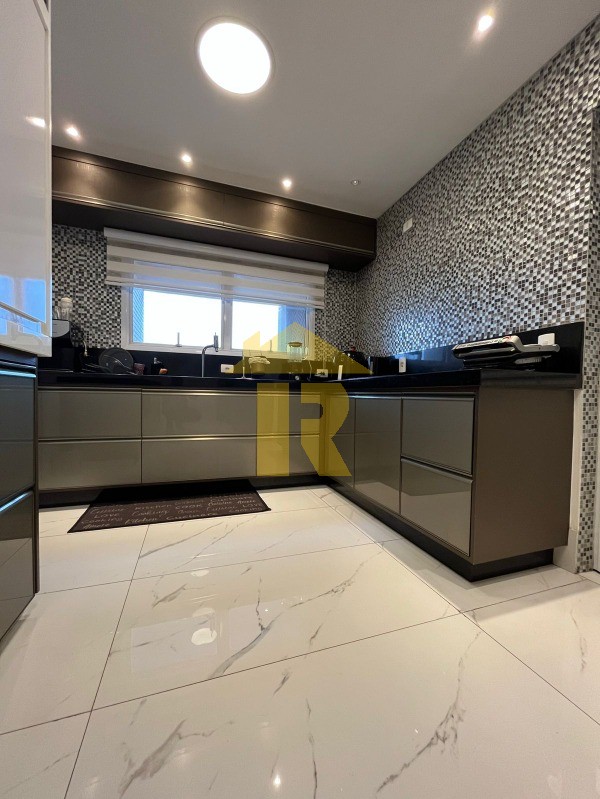 Apartamento com 3 quartos à venda, 174m² — foto 6 de 17
