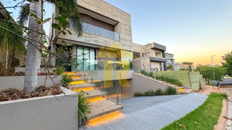Casa de Condomínio com 4 quartos à venda e aluguel, 543m² — foto 1 de 29