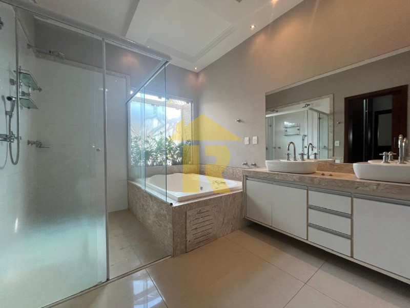 Casa de Condomínio com 3 quartos à venda e aluguel, 254m² — foto 19 de 26