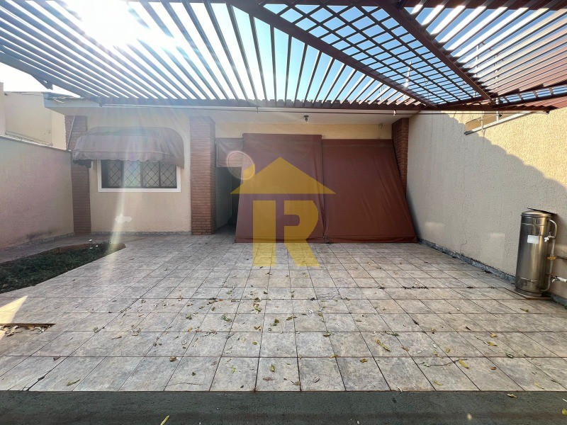 Casa com 3 quartos à venda, 132m² — foto 4 de 24