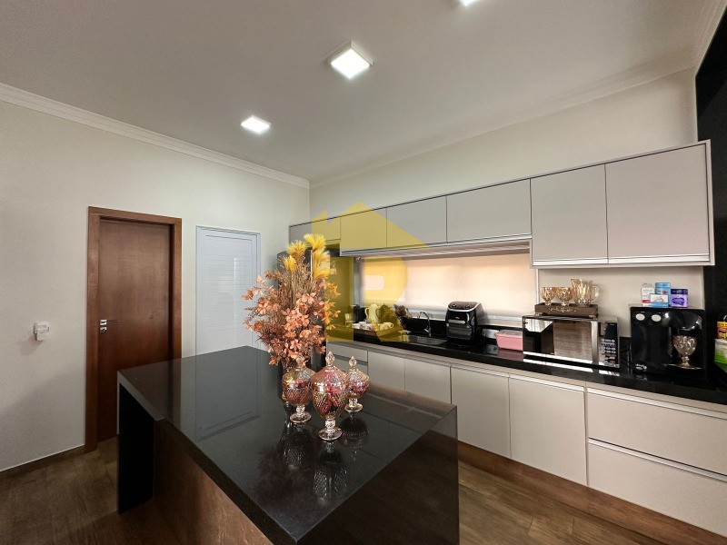 Casa de Condomínio com 3 quartos à venda, 260m² — foto 17 de 24
