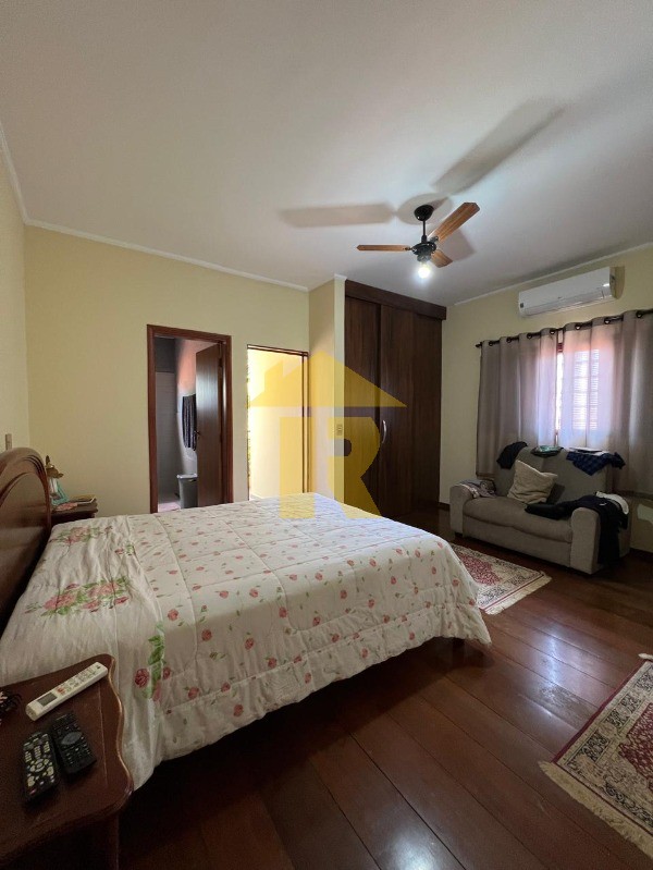 Casa com 3 quartos à venda, 349m² — foto 12 de 23