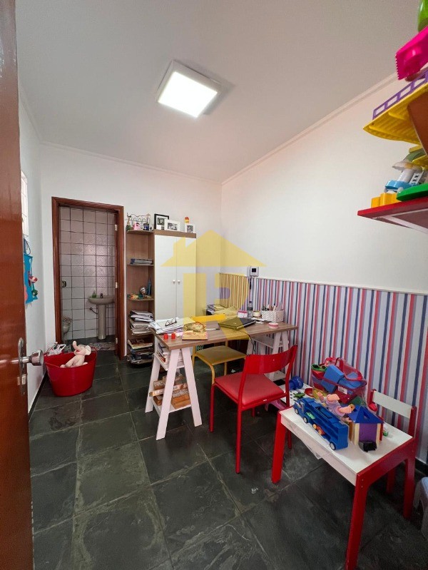 Casa com 3 quartos à venda, 349m² — foto 14 de 23