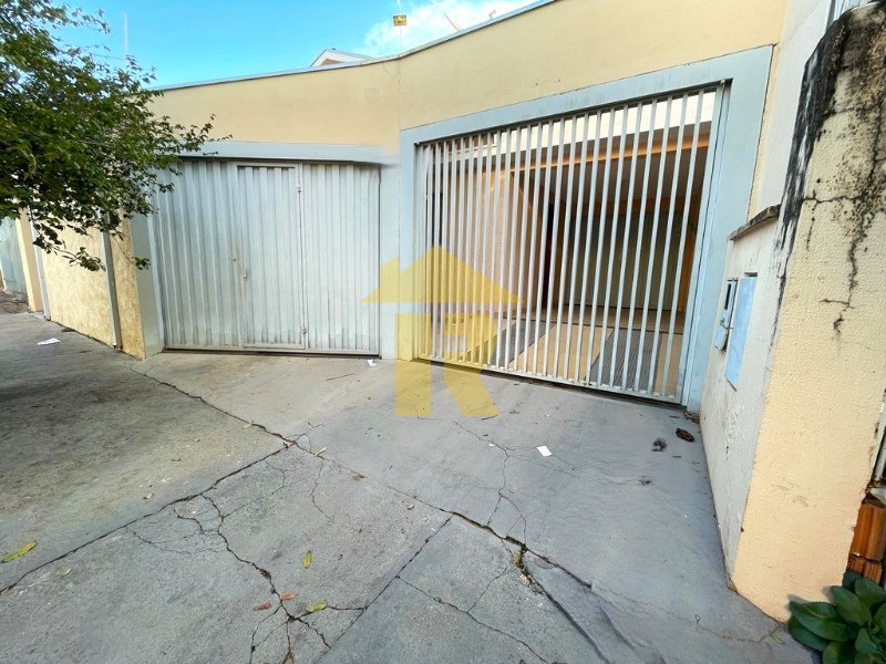 Casa com 3 quartos à venda, 164m² — foto 1 de 28