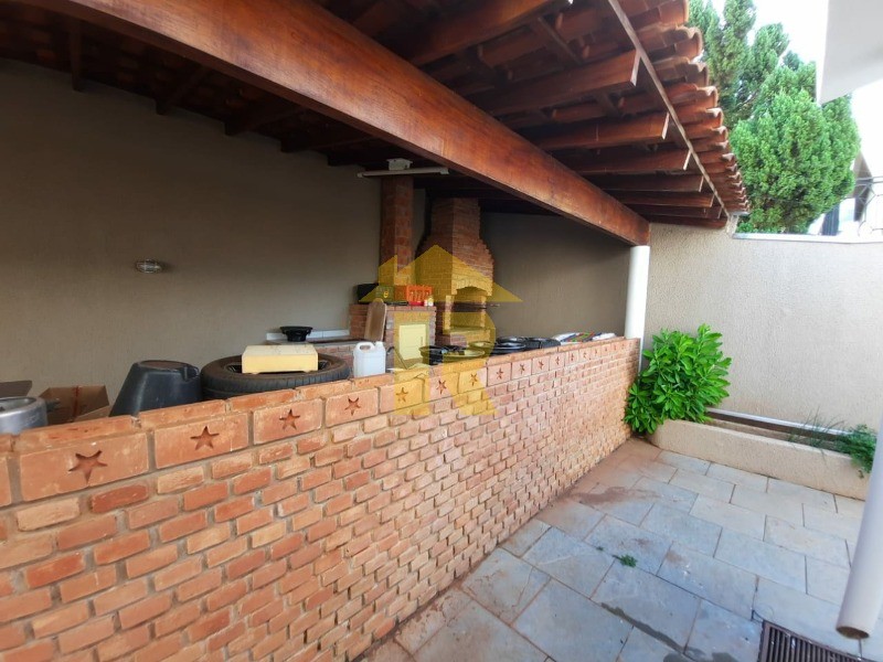 Casa com 3 quartos à venda e aluguel, 320m² — foto 14 de 17
