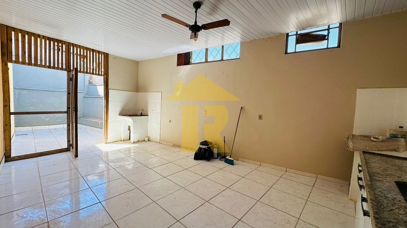 Casa com 3 quartos à venda e aluguel, 140m² — foto 17 de 17