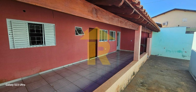 Casa com 1 quarto à venda e aluguel, 70m² — foto 1 de 13