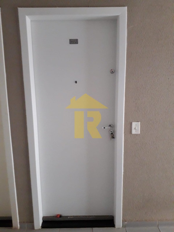 Apartamento com 2 quartos à venda, 45m² — foto 2 de 18