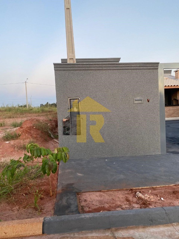 Casa com 2 quartos à venda, 108m² — foto 2 de 11