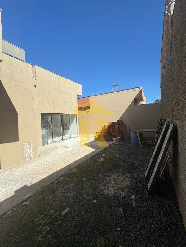 Casa com 2 quartos à venda, 70m² — foto 17 de 18
