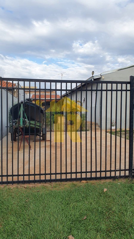 Casa de Condomínio com 2 quartos à venda, 200m² — foto 2 de 25