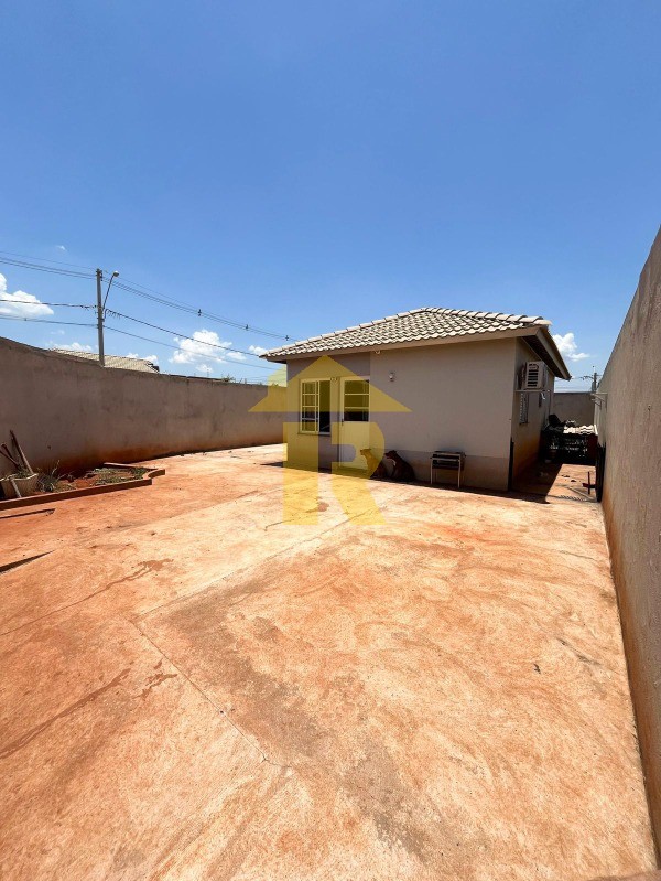 Casa com 2 quartos à venda, 45m² — foto 2 de 10