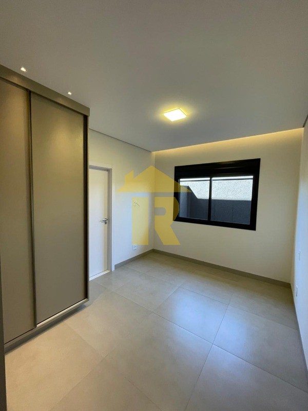 Casa de Condomínio com 3 quartos à venda, 228m² — foto 12 de 44