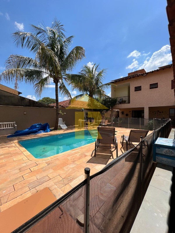 Casa com 3 quartos à venda, 349m² — foto 18 de 23