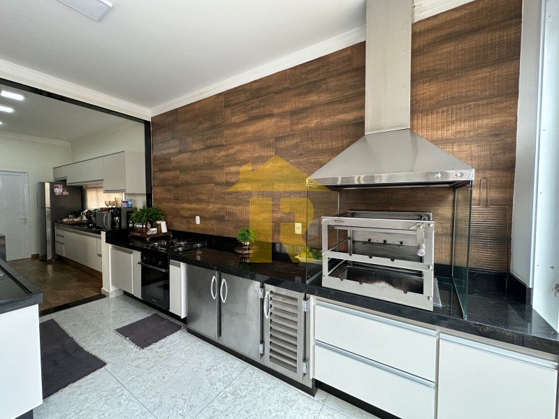 Casa de Condomínio com 3 quartos à venda, 260m² — foto 18 de 24