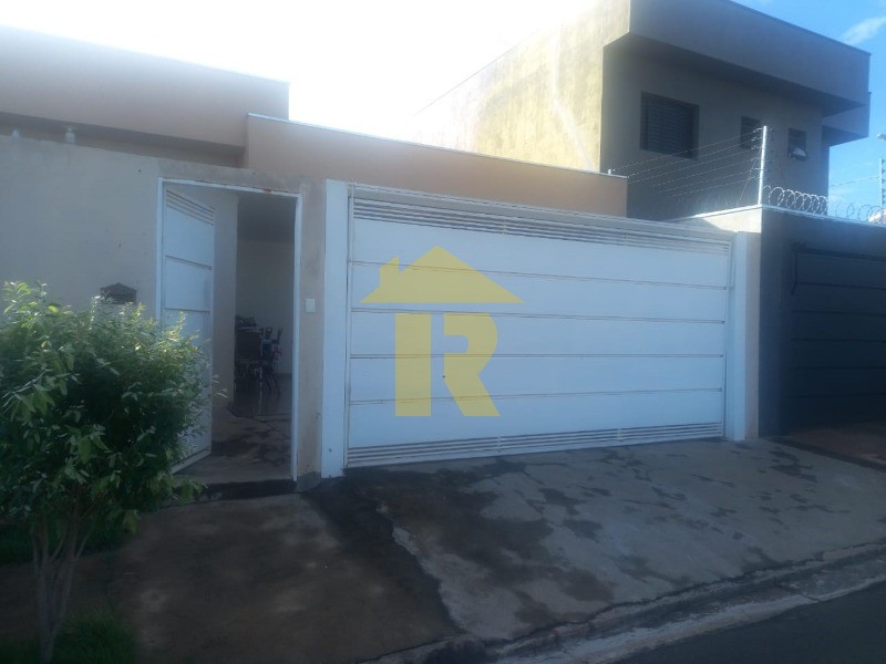 Casa com 3 quartos à venda, 116m² — foto 2 de 15