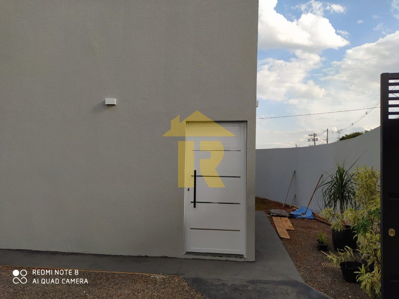 Casa com 2 quartos à venda, 75m² — foto 2 de 18