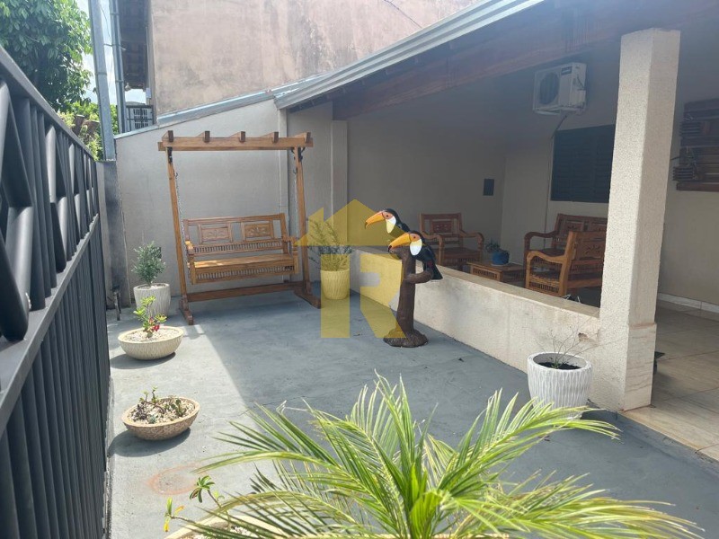 Casa de Condomínio com 3 quartos à venda, 240m² — foto 2 de 34