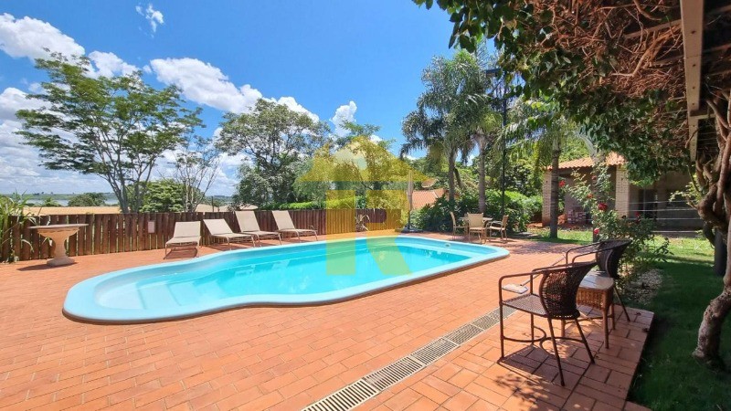 Casa de Condomínio com 4 quartos à venda, 300m² — foto 21 de 40