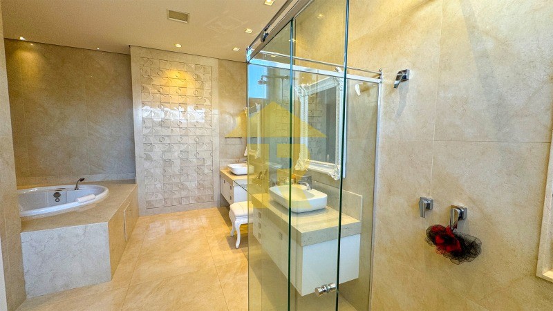 Casa de Condomínio com 4 quartos à venda, 650m² — foto 18 de 30