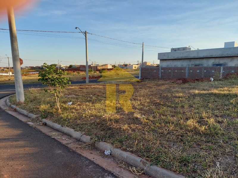 Terreno / Lote / Condomínio  à venda, 327m² — foto 1 de 4