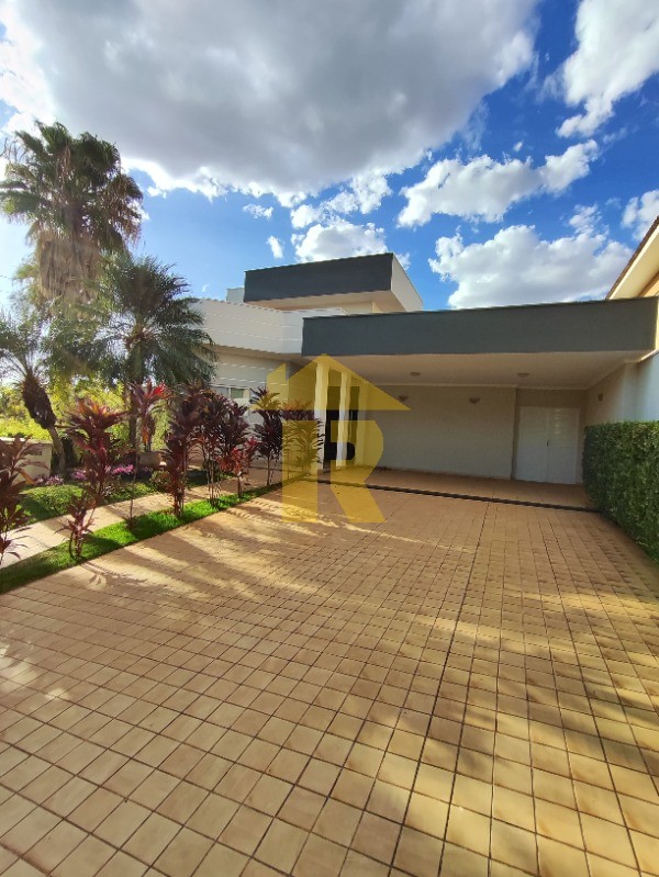 Casa de Condomínio com 3 quartos à venda, 207m² — foto 2 de 19