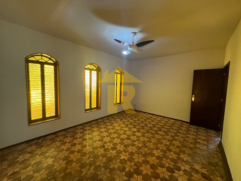 Casa com 3 quartos à venda, 290m² — foto 6 de 22