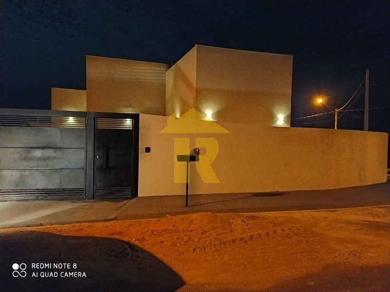 Casa com 2 quartos à venda, 75m² — foto 1 de 18