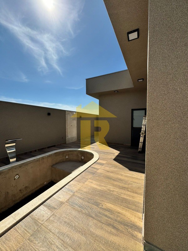 Casa de Condomínio com 3 quartos à venda, 215m² — foto 19 de 32