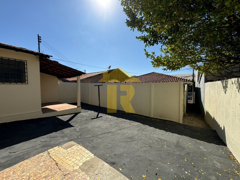 Casa com 2 quartos à venda, 218m² — foto 3 de 19