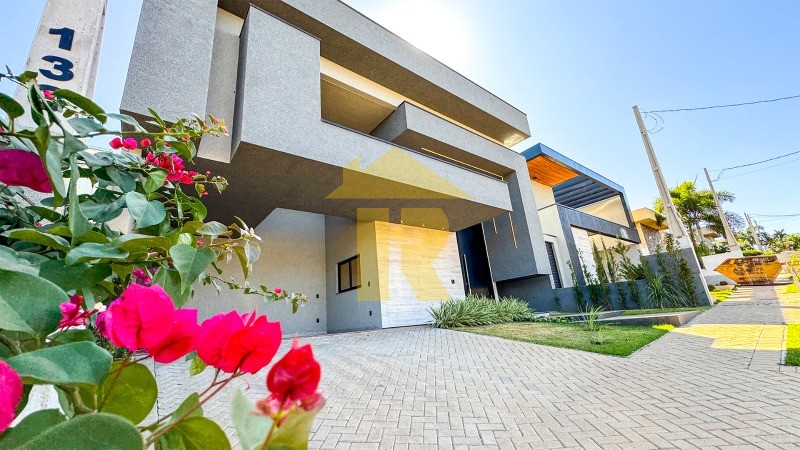 Casa de Condomínio com 3 quartos à venda, 211m² — foto 1 de 27