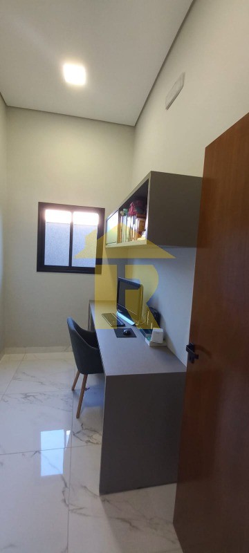 Casa de Condomínio com 3 quartos à venda, 225m² — foto 4 de 21