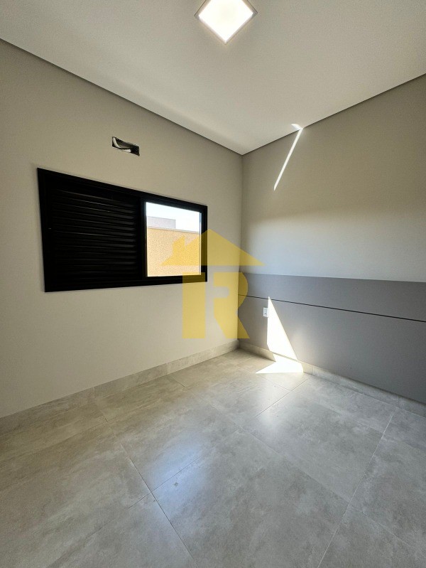 Casa de Condomínio com 3 quartos à venda, 215m² — foto 14 de 32
