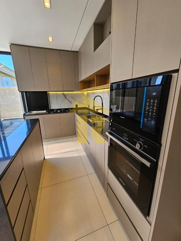 Casa de Condomínio com 3 quartos à venda, 180m² — foto 18 de 26