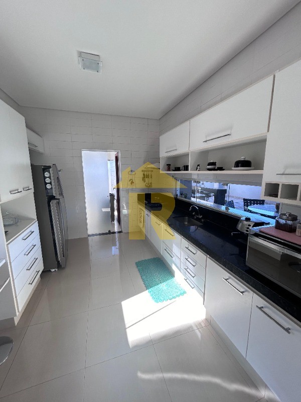 Casa de Condomínio com 4 quartos à venda, 360m² — foto 16 de 20