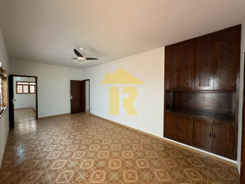 Casa com 3 quartos à venda, 290m² — foto 8 de 22