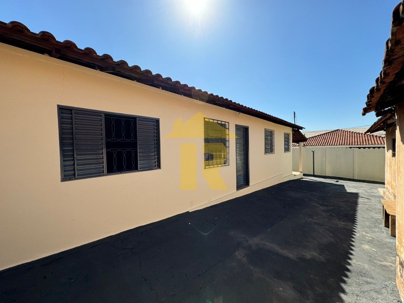 Casa com 2 quartos à venda, 218m² — foto 1 de 19