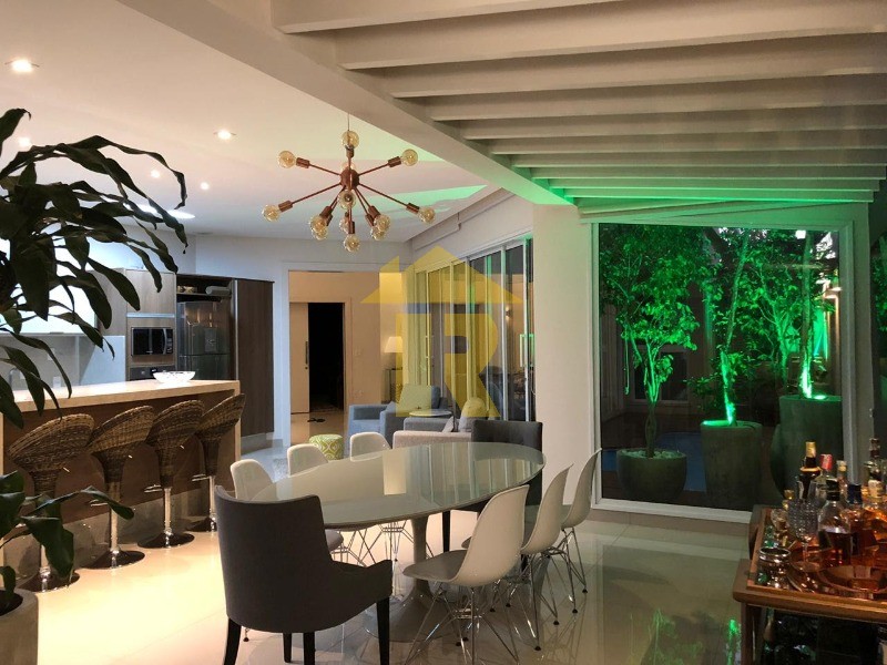 Casa de Condomínio com 3 quartos à venda, 250m² — foto 22 de 27