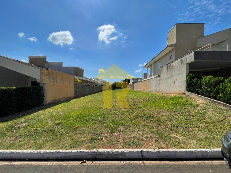 Terreno / Lote / Condomínio  à venda, 400m² — foto 1 de 7
