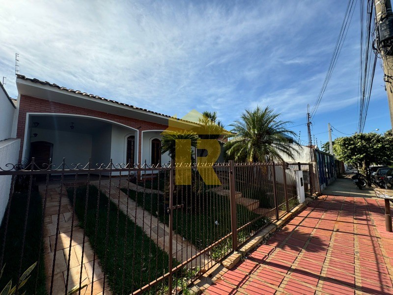 Casa com 3 quartos à venda, 290m² — foto 1 de 22