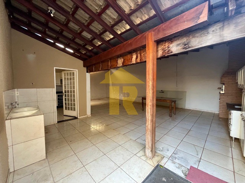 Casa com 2 quartos à venda, 78m² — foto 1 de 29