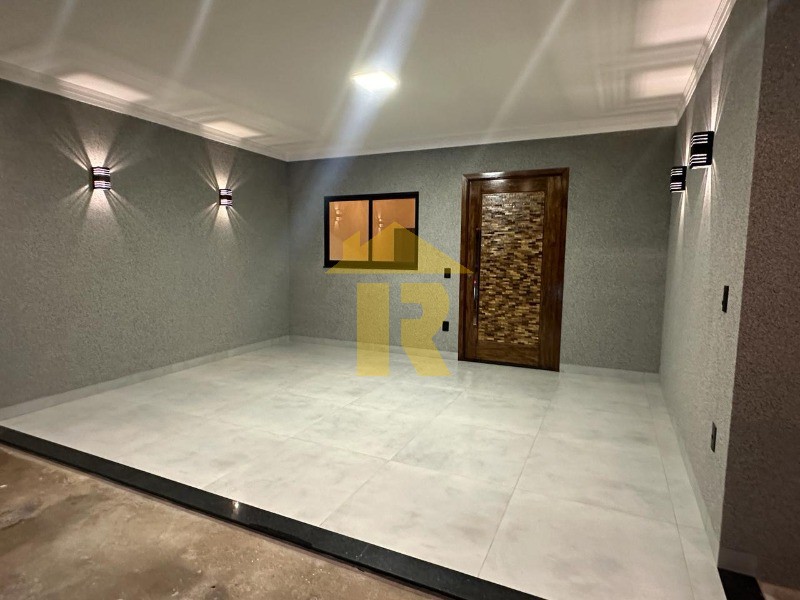 Casa com 3 quartos à venda, 140m² — foto 2 de 19