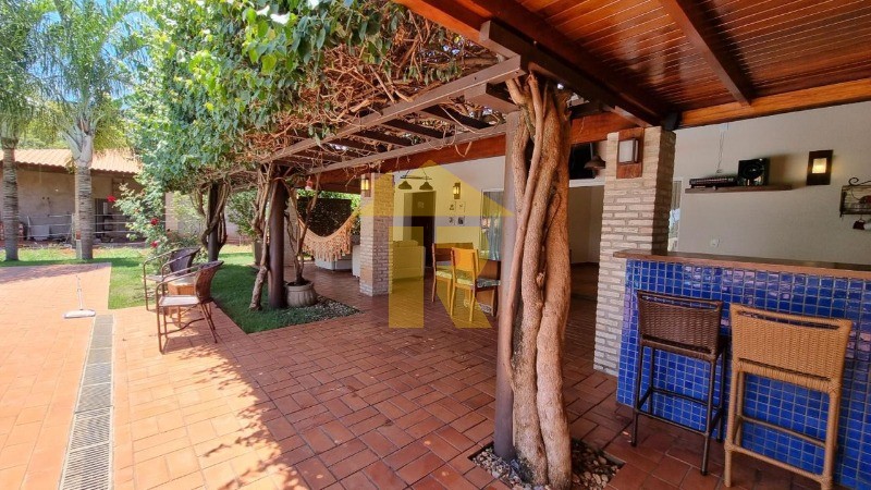 Casa de Condomínio com 4 quartos à venda, 300m² — foto 2 de 40