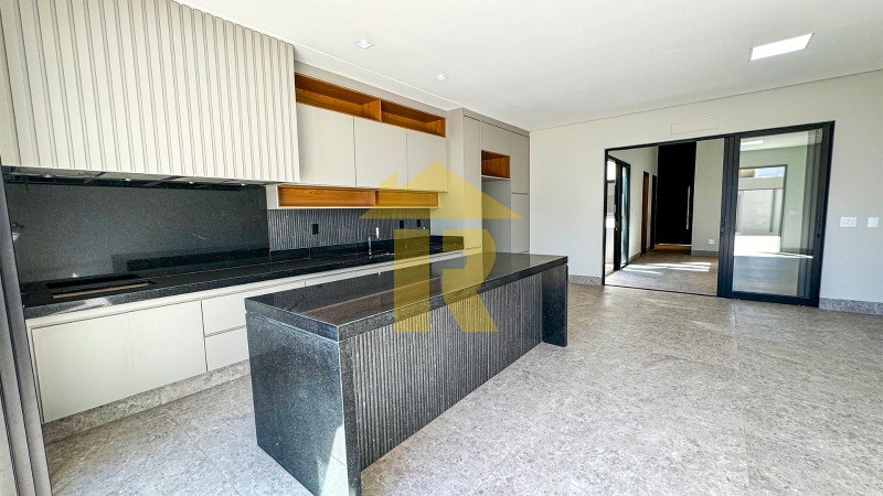 Casa de Condomínio com 3 quartos à venda, 211m² — foto 19 de 27