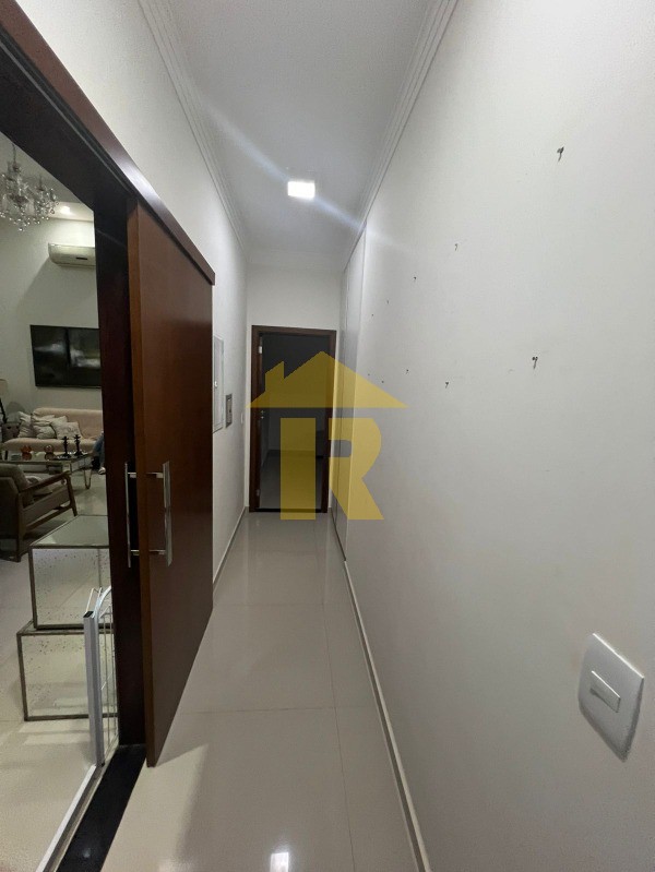 Casa de Condomínio com 3 quartos à venda, 240m² — foto 12 de 21