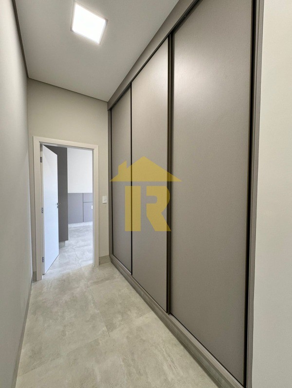 Casa de Condomínio com 3 quartos à venda, 215m² — foto 4 de 32