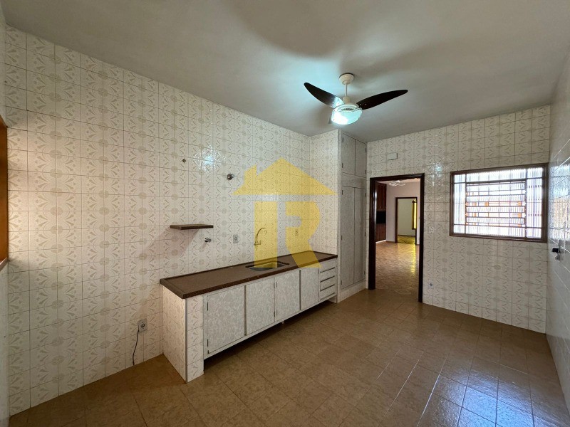 Casa com 3 quartos à venda, 290m² — foto 15 de 22